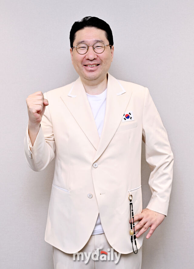 이상현 2026 아이치·나고야 아시안게임 대한민국 선수단장이 28일 서울 (주)태인 사무실에서 포즈를 취하고 있다./청담동=송일섭 기자