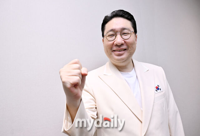 이상현 2026 아이치·나고야 아시안게임 대한민국 선수단장이 28일 서울 (주)태인 사무실에서 포즈를 취하고 있다./청담동=송일섭 기자