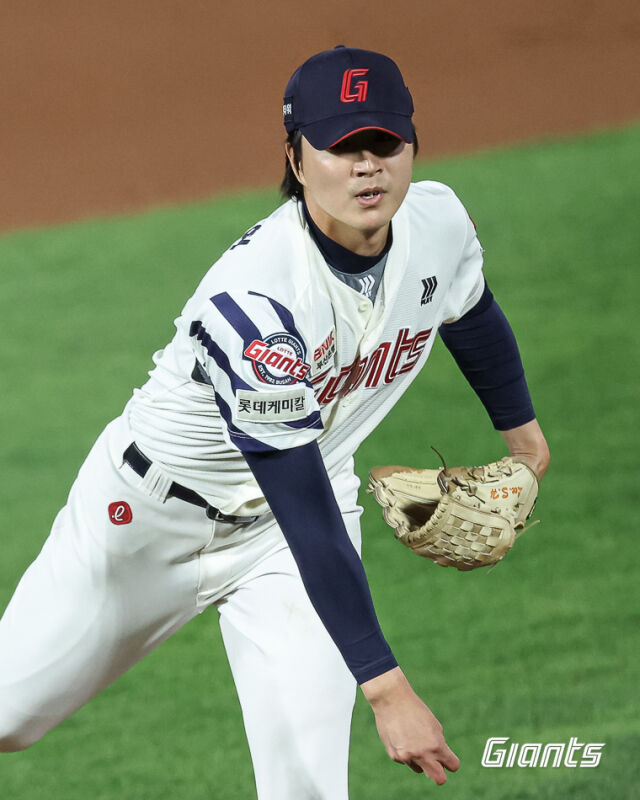 롯데 자이언츠 이승헌(투수)는 지난 27일 이민석(투수)이 1군 엔트리에서 제외됐고 그자리에 콜업됐다. 최근 변화가 있는 롯데 중간계투진에서 어떤 투구 내용을 보여줄지 관심이 모아진다./롯데 자이언츠 제공