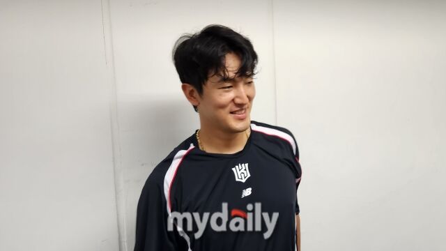 고영표가 8월 29일 대구 삼성 라이온즈파크에서 취재진과 인터뷰를 하고 있다./대구=김경현 기자