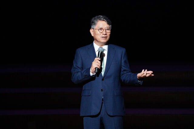 곽재선 KG그룹 회장이 창립 41주년 기념행사에서 기념사를 하고 있다. /KG그룹