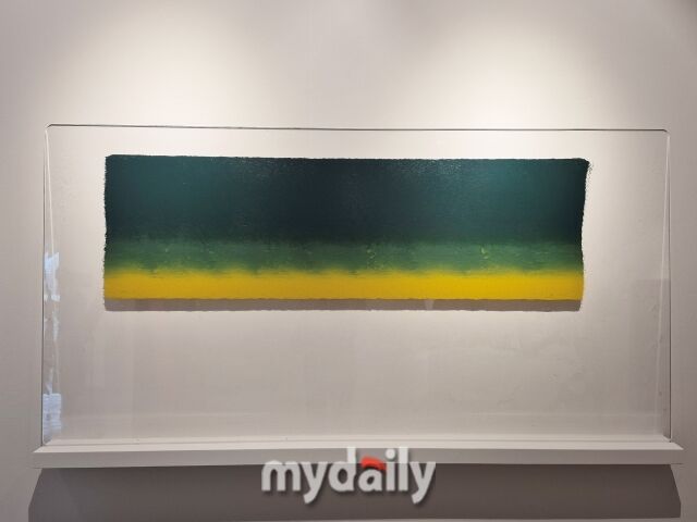 청담동 MCM 하우스에 마련된 <김창옥: 위로의 흔적> 전시 작품. /방금숙 기자