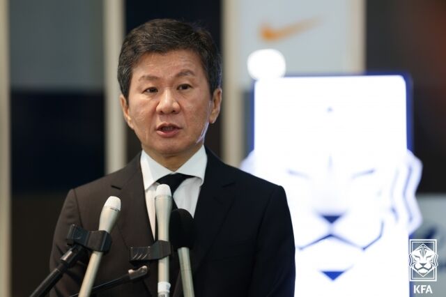 정몽규 전 대한축구협회장이 2일 서울경찰청 광역수사단 금융범죄수사대에서 위계에 의한 업무방해 혐의로 피의자 조사를 받았다. 대한축구협회장 시절 정몽규./대한축구협회 제공