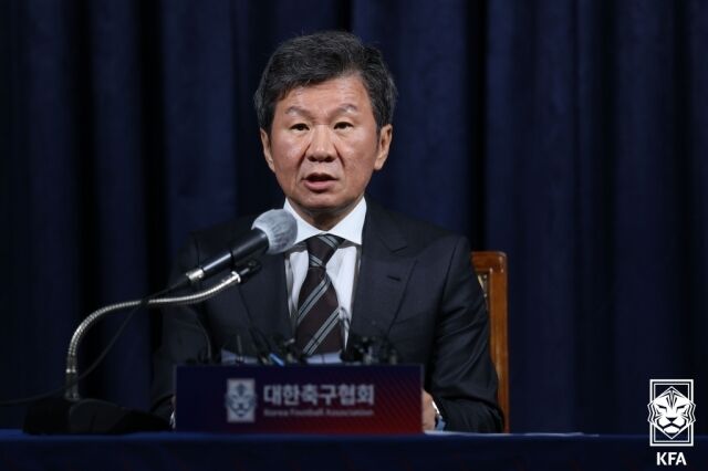 정몽규 전 대한축구협회장이 2일 서울경찰청 광역수사단 금융범죄수사대에서 위계에 의한 업무방해 혐의로 피의자 조사를 받았다. 대한축구협회장 시절 정몽규./대한축구협회 제공