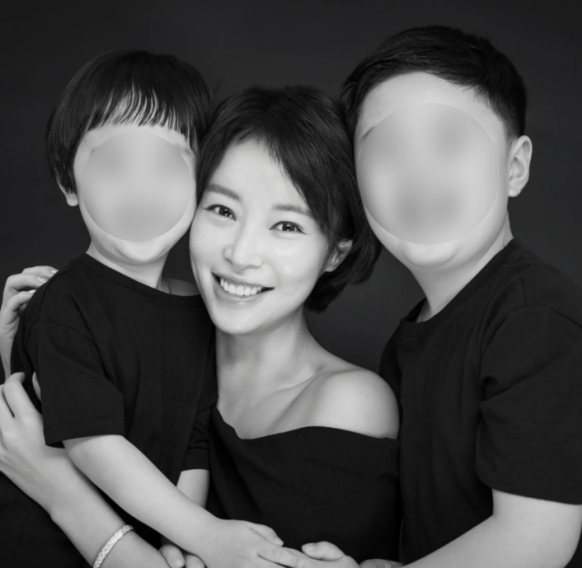 배우 황정음과 두 아들./황정음 인스타그램