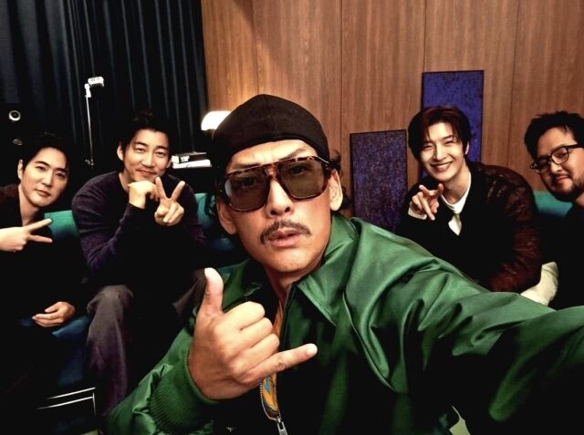 god /소셜미디어