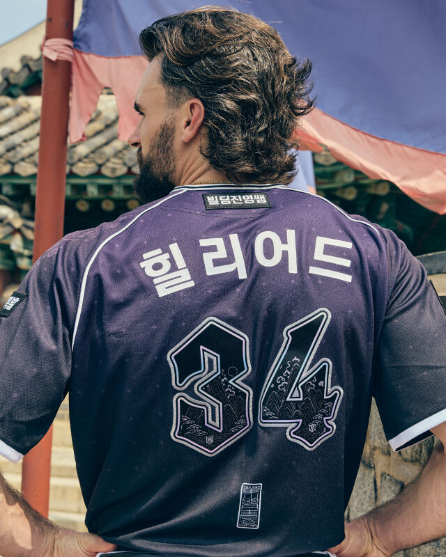 2026시즌 정조대왕 유니폼을 착용한 샘 힐리어드./KT 위즈 제공