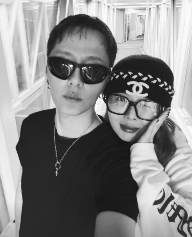 현아가 남편 용준형과 미국 여행을 즐기며 달달한 부부 일상을 공개했다. / 현아 SNS