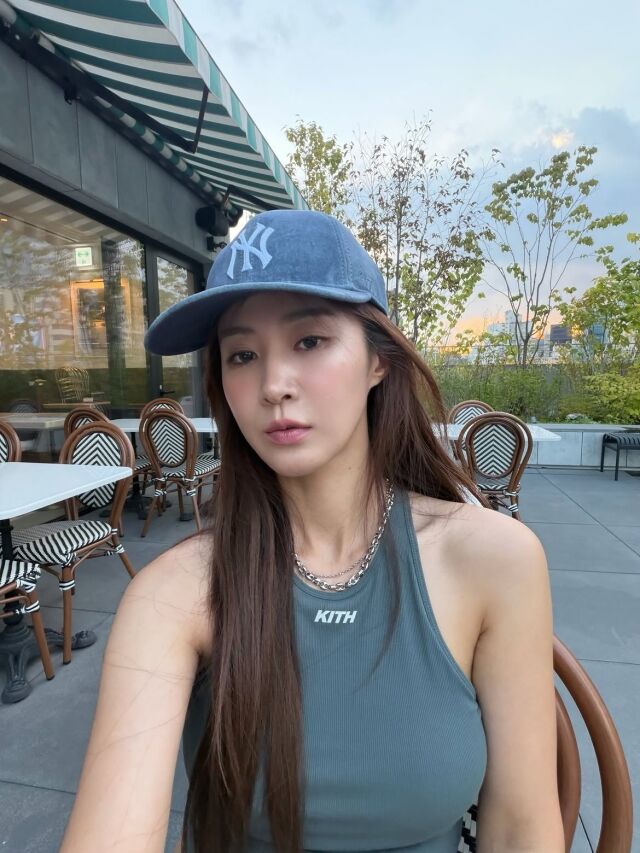 유리(권유리)가 건강미 넘치는 근황을 공개했다. / 유리 SNS