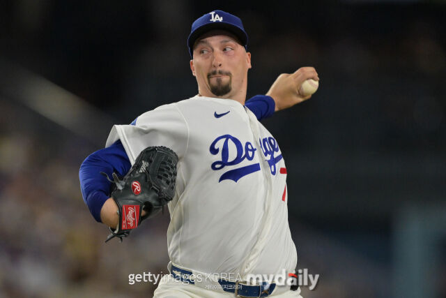 MLB LA 다저스 블레이크 스넬이 5일(한국시각) 열린 워싱턴과 홈 경기에 선발 등판해 6이닝 7탈삼진 무실점으로 호투하며 승리투수가 됐다./게티이미지코리아