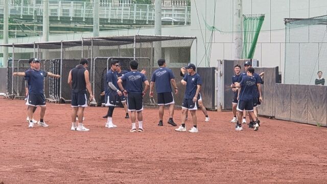 대만에서 개막한 제14회 아시아청소년야구선수권 대회에 참가한 18세 이하(U-18) 야구대표팀이 5일 오후 대만 타오위안 핑전 구장에서 훈련을 가졌다./대한야구소프트볼협회(KBSA) 제공