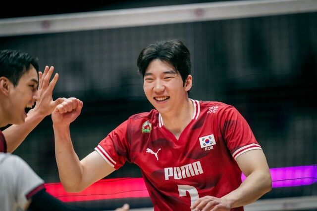한국남자배구대표팀 주전 아웃사이드 히터 허수봉이 지난 6월 열린 2026 AVC 멘스컵 조별리그에서 공격 득점 후 기뻐하고 있다./아시아배구연맹(AVC) 제공