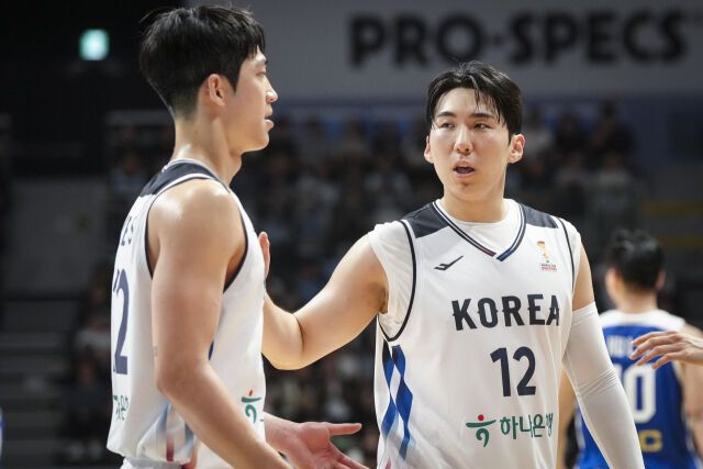 대한민국농구협회가 8일 보도자료를 통해 부상을 당한 안영준을 대신해 문정현(오른쪽)을 발탁했다고 밝혔다./대한민국농구협회 제공