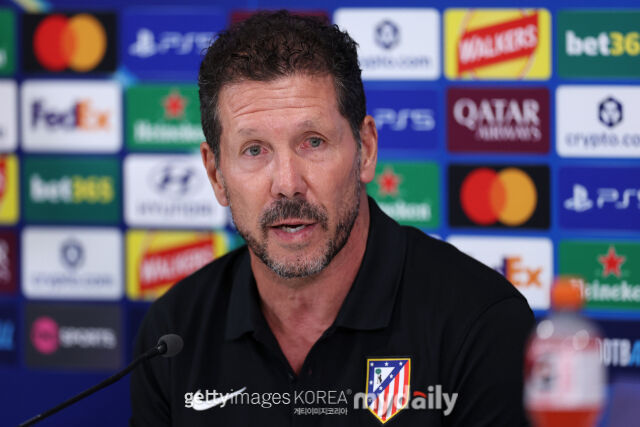 아틀레티코 마드리드의 시메오네 감독이 리버풀과의 2026-27시즌 UEFA 챔피언스리그 페이즈 1차전을 앞두고 기자회견에 참석했다./게티이미지코리아