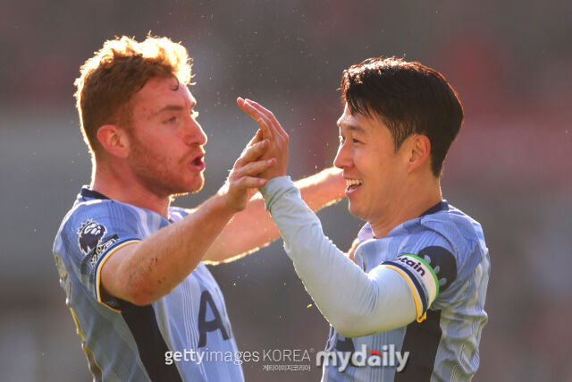 그레이엄 포터 스웨덴 축구대표팀 감독이 데얀 쿨루셉스키(왼쪽)의 복귀 가능성에 대해 언급했다. 토트넘 홋스퍼 시절의 손흥민(오른쪽)과 쿨루셉스키. /게티이미지코리아