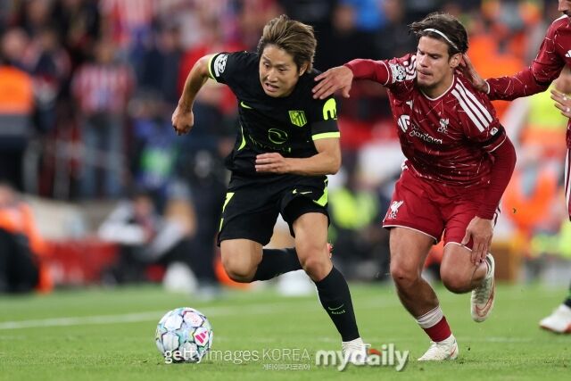 이강인이 10일 안필드에서 열린 리버풀과의 2026-27시즌 유럽축구연맹(UEFA) 챔피언스리그(UCL) 리그페이즈 1차전에서 드리블을 하고 있다./게티이미지코리아