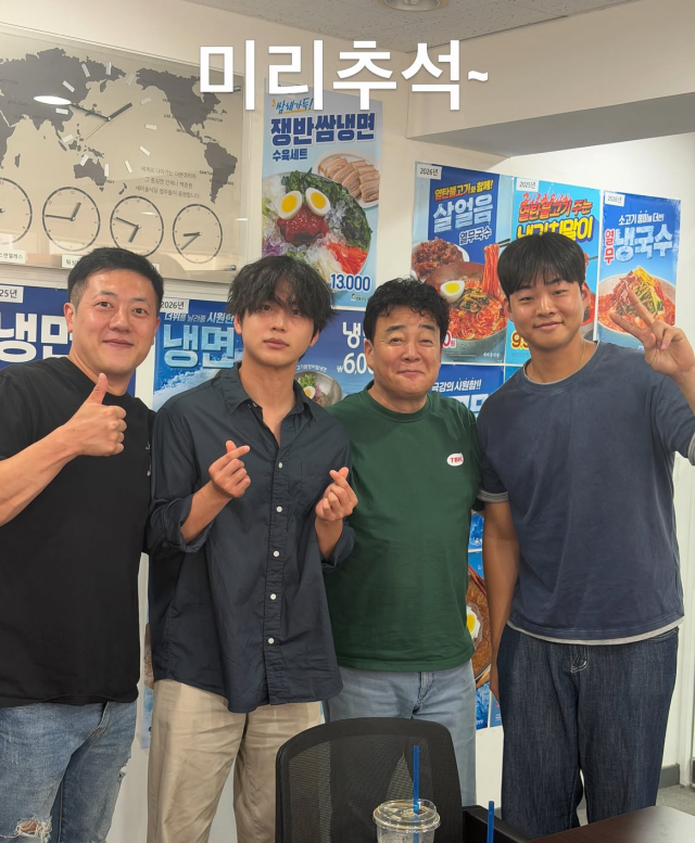 왼쪽부터 손우성, 김국헌, 요리연구가 백종원./손우성 인스타그램