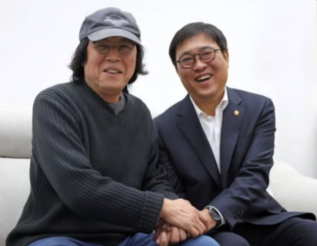 이창동, 최휘영./ SNS