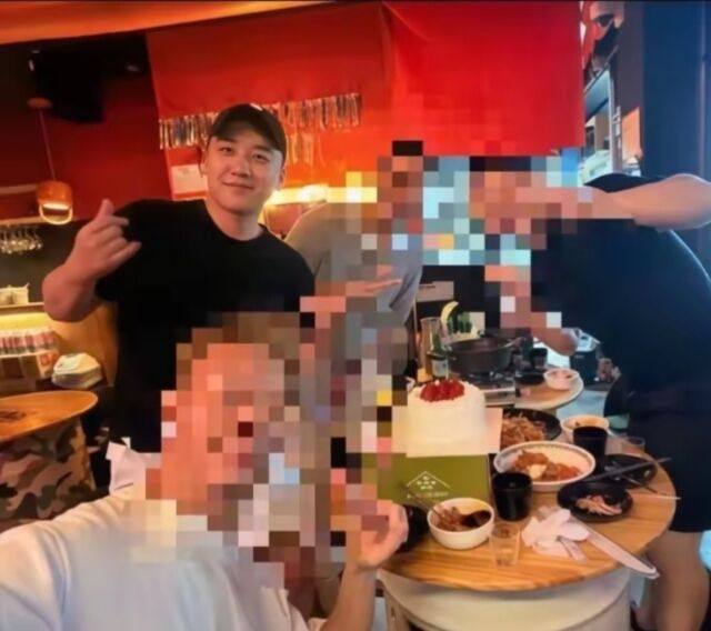 승리가 30대 남성을 폭행한 혐의로 피소된 가운데, 사건 당일 촬영된 것으로 추정되는 사진이 공개돼 눈길을 끌고 있다. / SNS 