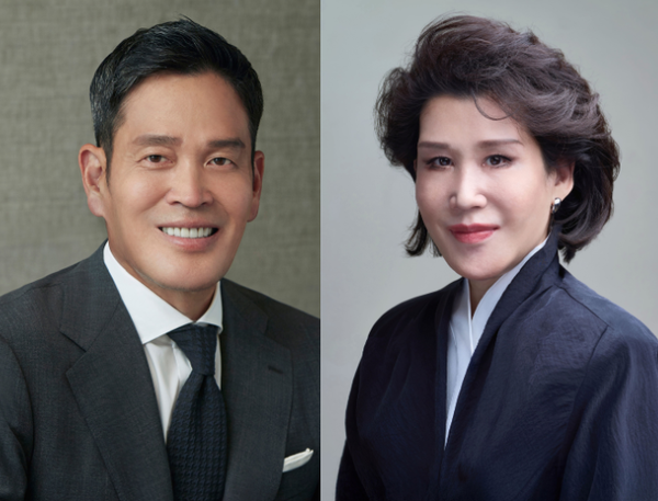 정용진 신세계그룹 회장(왼쪽)과 정유경 ㈜신세계 회장. /신세계그룹