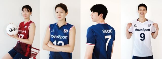 한국남녀배구대표팀 소속 강소휘, 이다현, 허수봉, 임성진(이상 왼쪽부터)이 새로운 대표팀 유니폼을 입고 포즈를 취했다./대한배구협회(KVA) 제공