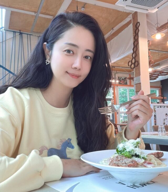 아나운서 출신 배우 최송현이 여행사 대표로 새로운 도전에 나섰다. / 최송현 SNS