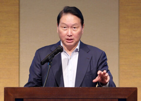 [재계 빅4, 주주권 시대③] 최태원, 5조원 &lsquo;방패&rsquo; 버렸다&hellip;31% 지배력의 명암
