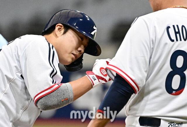 2026년 9월 17일 오전 서울 고척스카이돔에서 열린 '2026 아이치 나고야 아시안게임' 야구대표팀 평가전, 대한민국과 상무의 경기. 박준순이 2회말 1사 후 3루타를 친 뒤 기뻐하고 있다./마이데일리