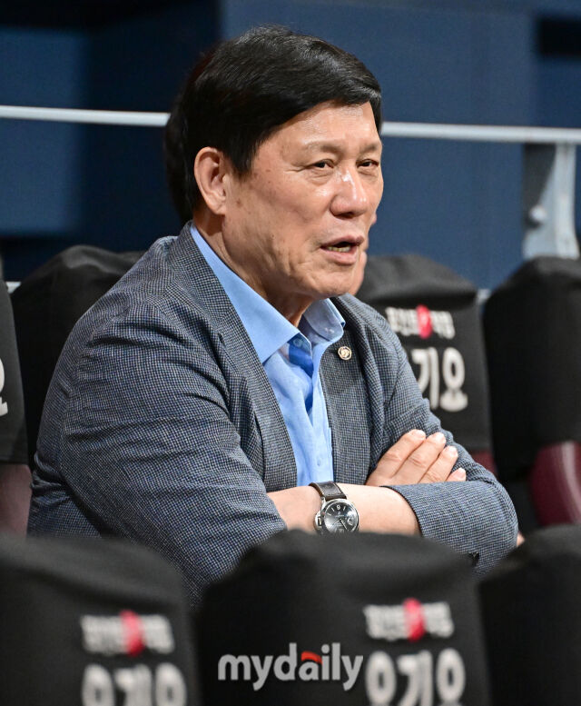 허구연 KBO 총재가 지켜보고 있다./마이데일리