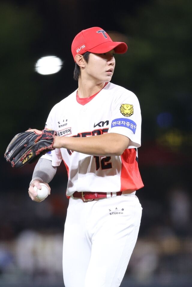 KIA 타이거즈 정현창이 17일 광주 KIA챔피언스필드에서 열린 키움 히어로즈와의 홈 경기서 수비를 하고 있다./KIA 타이거즈 제공