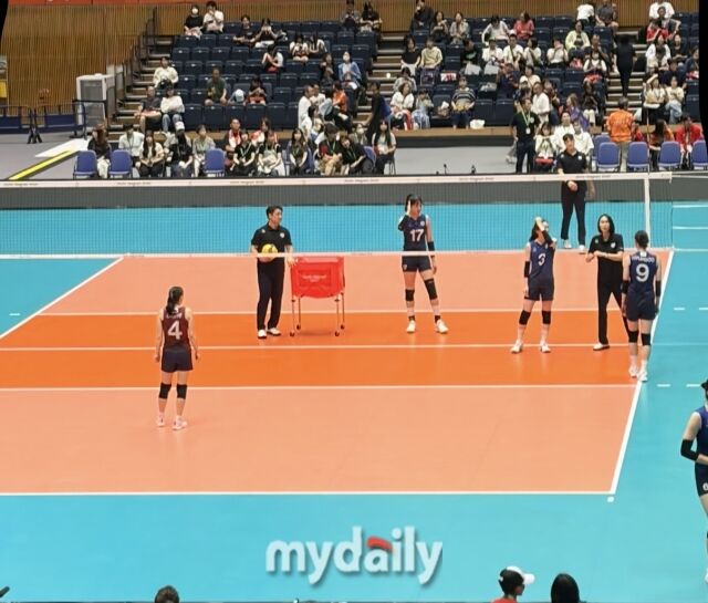 베트남전이 끝나고 다시 공을 잡은 한국 여자배구 대표팀./고마키(일본) = 이정원 기자