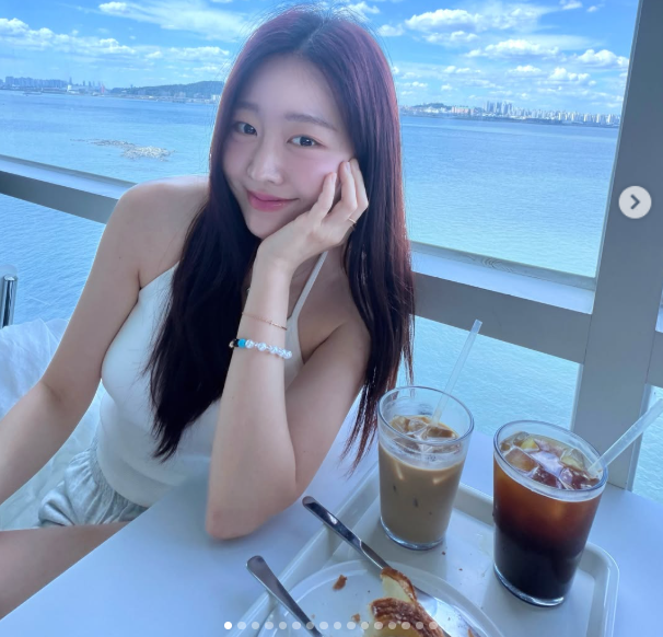 유정은 지난 20일 자신의 SNS를 통해 특별한 코멘트 없이 근황이 담긴 사진들을 공개했다. /유정 소셜미디어