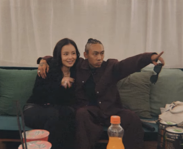 도끼와 이하이가 한층 과감해진 '럽스타그램'으로 공개 열애를 이어가고 있다. / 도끼 SNS