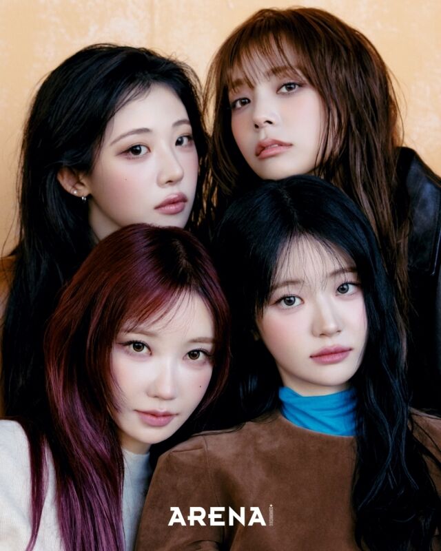 QWER / 아레나 옴므 플러스