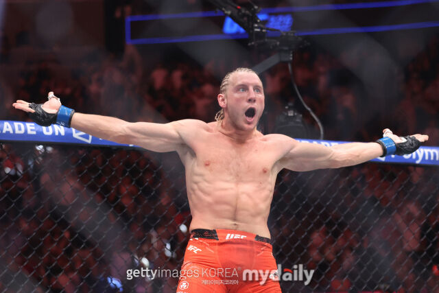 핌블렛이 7월 UFC 329에서 베누아 생드니를 꺾고 환호하고 있다. /게티이미지코리아