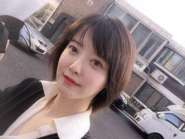구혜선이 직접 완성한 파격적인 헤어스타일에 만족감을 드러냈다. / 구혜선 SNS