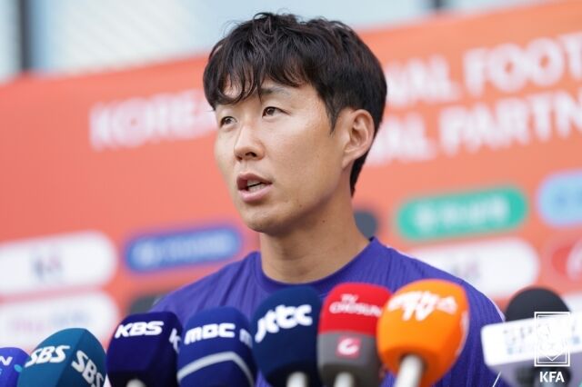 한국 남자 축구대표팀 주장 손흥민이 23일 천안 코리아풋볼파크에서 에콰도르전 사전 인터뷰를 진행하고 있다./대한축구협회 제공