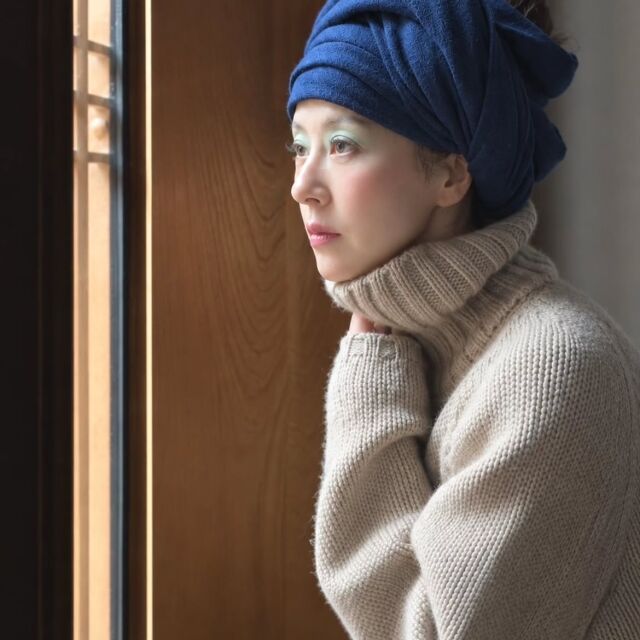 서정희가 평소와는 다른 과감한 스타일링으로 색다른 매력을 드러냈다. / 서정희 SNS