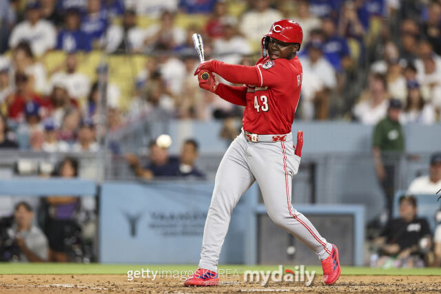 MLB 신시내티 헥터 로드리게스는 25일(한국시각) 열린 애틀랜타와 원정 경기에서 소속팀 재역전승을 이끈 결승 투런포를 쏘아올렸다./게티이미지코리아