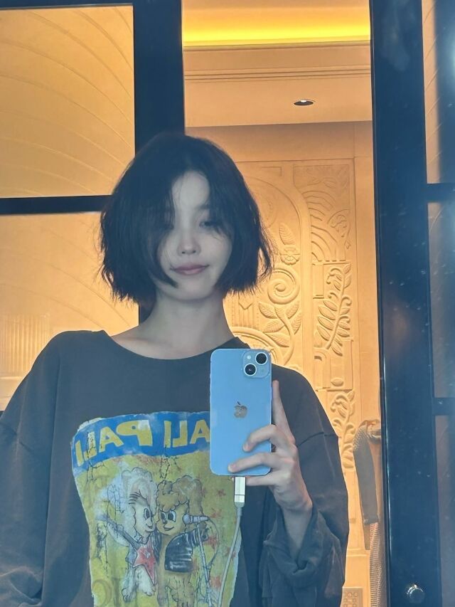 가수 겸 배우 아이유가 근황을 전했다. / 아이유 소셜미디어