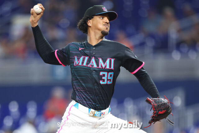 MLB 마이애미에서 뛰고 있는 유리 페레스는 26일(한국시각) 열린 애틀랜타와 홈 경기에 선발 등판해 완봉승을 거뒀다. 2023년 MLB 데뷔 후 개인 첫 완봉승이다./게티이미지코리아