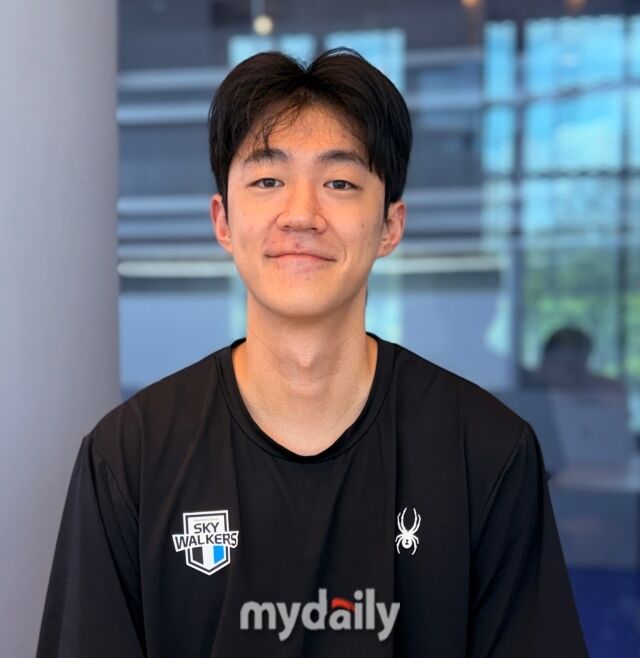현대캐피탈 홍동선이 지난 18일 현대캐피탈의 클럽하우스인 캐슬 오브 스카이워커스에서 인터뷰를 진행했다./천안=최병진 기자