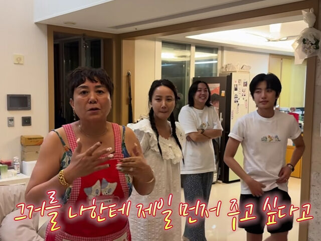 미르와 그의 누나 고은아를 중심으로 온가족 일상이 인기를 끌고 있다. / 유튜브 '방가네'