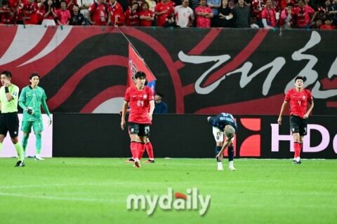 [MD현장] '모레노호 밸런스 완전히 붕괴됐다'...전반전 허탈한 '3실점', 김민재 자책골로 0-3까지 끌려가 (전반 진행중)
