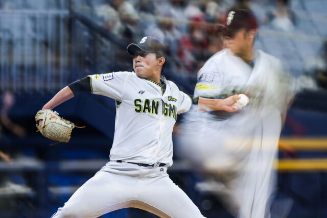 김기중이 9월 28일 서울 고척 스카이돔에서 열린 2026 KBO 퓨처스리그 챔피언 결정전 울산 웨일즈와의 경기에서 공을 던지고 있다./KBO 제공