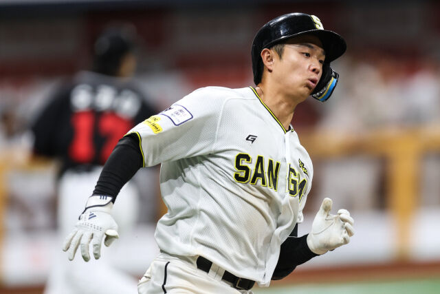 이태경이 9월 28일 서울 고척 스카이돔에서 열린 2026 KBO 퓨처스리그 챔피언 결정전 울산 웨일즈와의 경기에서 주루를 하고 있다./KBO 제공