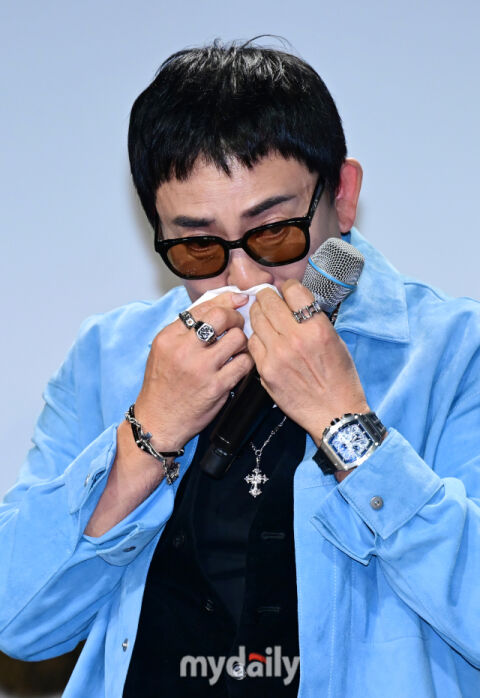 [MD포토] 이승철 '데뷔 40주년 눈물이 많아졌어요'