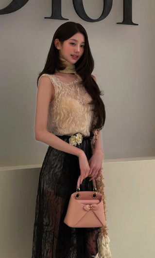지수, 장원영./지수, 장원영 인스타그램