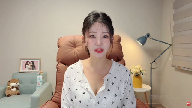 탈북민 유튜버 한송이가 '암살자(들)'을 비평했다. / 유튜브 '한송이TV'