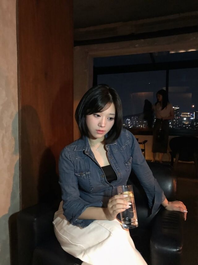 최재원의 딸 최유빈이 한층 성숙해진 분위기로 시선을 사로잡았다. / 최유빈 SNS